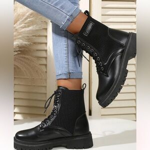 NIB Fashion Grommet Eyelet Lace Up Boots Size 8.5 US